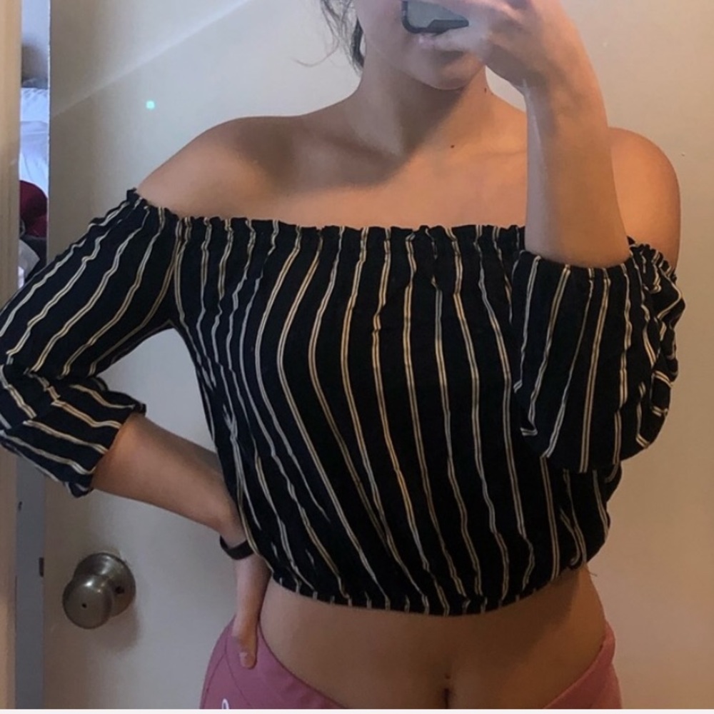 Brandy Melville  strapless long sleeve